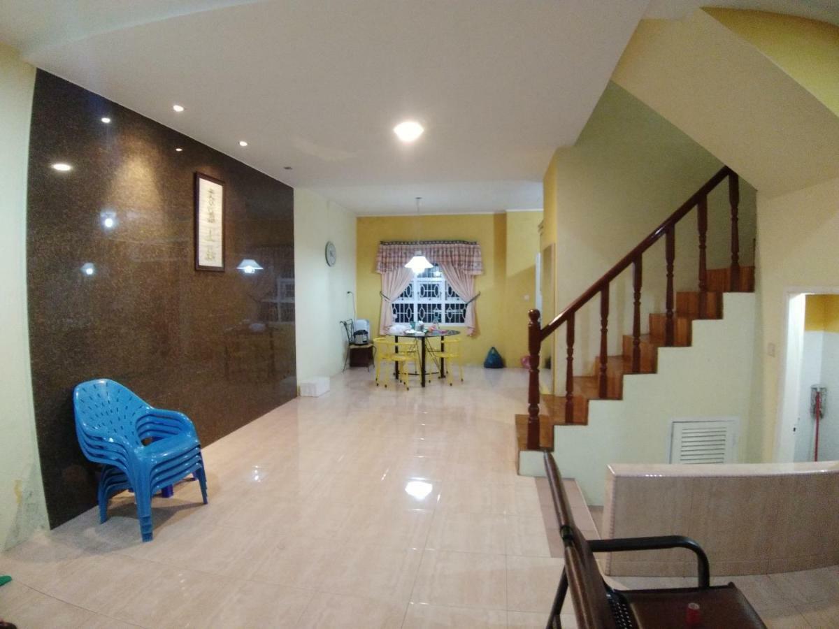 Villa Bukit Indah Brastagi / Берастагі Екстер'єр фото